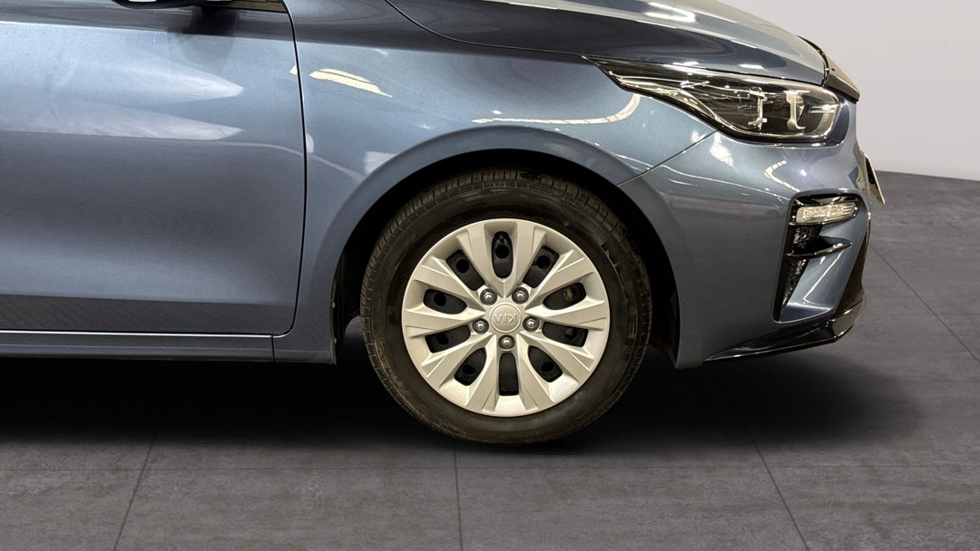 2019 Kia Cerato S, Automatic, 30500 km, Right Front Wheel