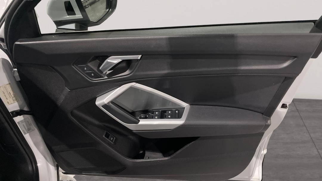 2021 Audi Q3 35 Tfsi, Automatic, 44475 km, Speaker View