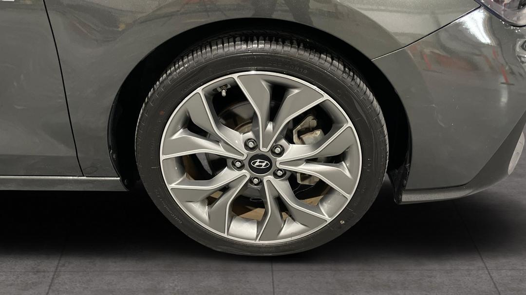 2020 Hyundai i30 N Line, Manual, 39033 km, Right Front Wheel