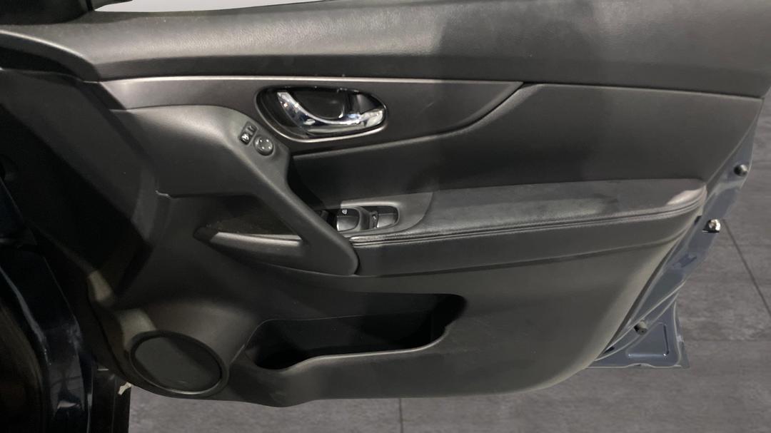 2016 Nissan X-trail St (4x4), Automatic, 111645 km, Speaker View