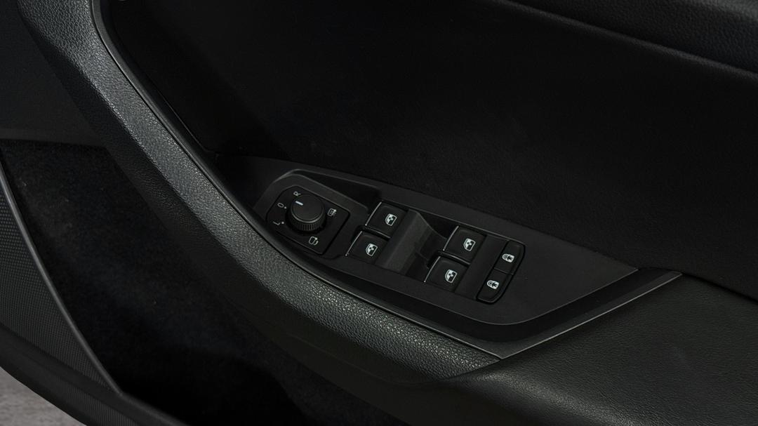 2017 SKODA Kodiaq 132 Tsi (4x4), Automatic, 64054 km, Drivers Side Door Panel Controls
