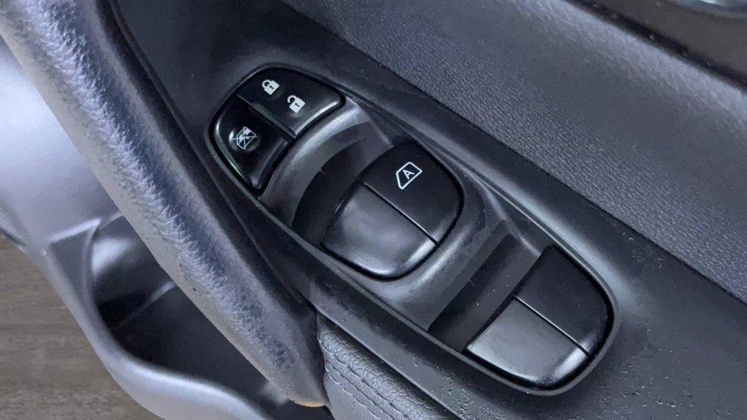 2016 Nissan Qashqai Ti, Automatic, 114532 km, Drivers Side Door Panel Controls