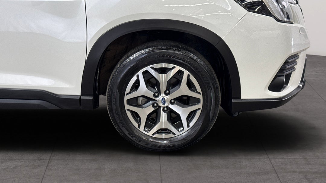 2024 Subaru Forester 2.5i (AWD), Automatic, 39202 km, Right Front Wheel