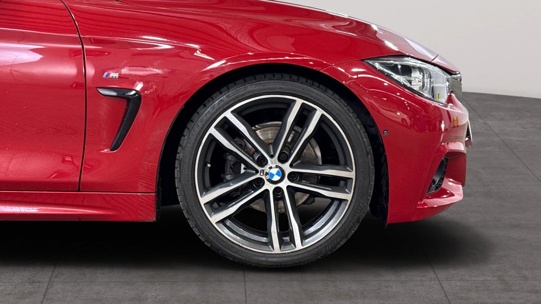 2017 BMW 420i M Sport, Automatic, 76757 km, Right Front Wheel