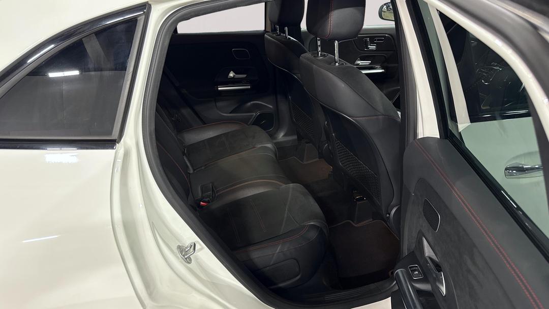 2020 Mercedes-benz GLA 200, Automatic, 72379 km, Right Side Rear Door Cabin View