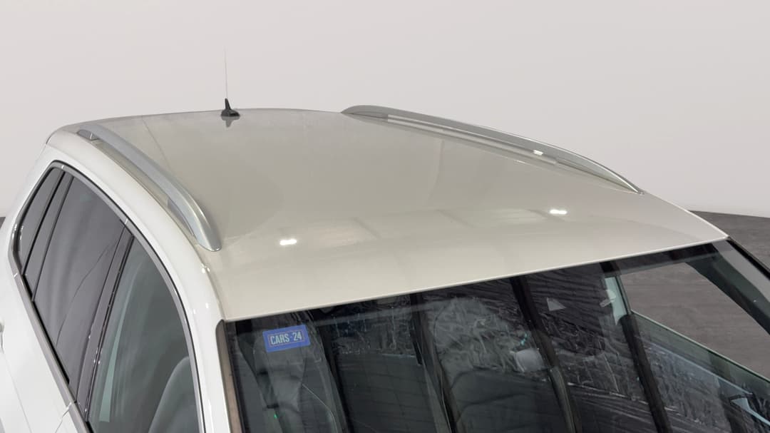 Roof/Sunroof View