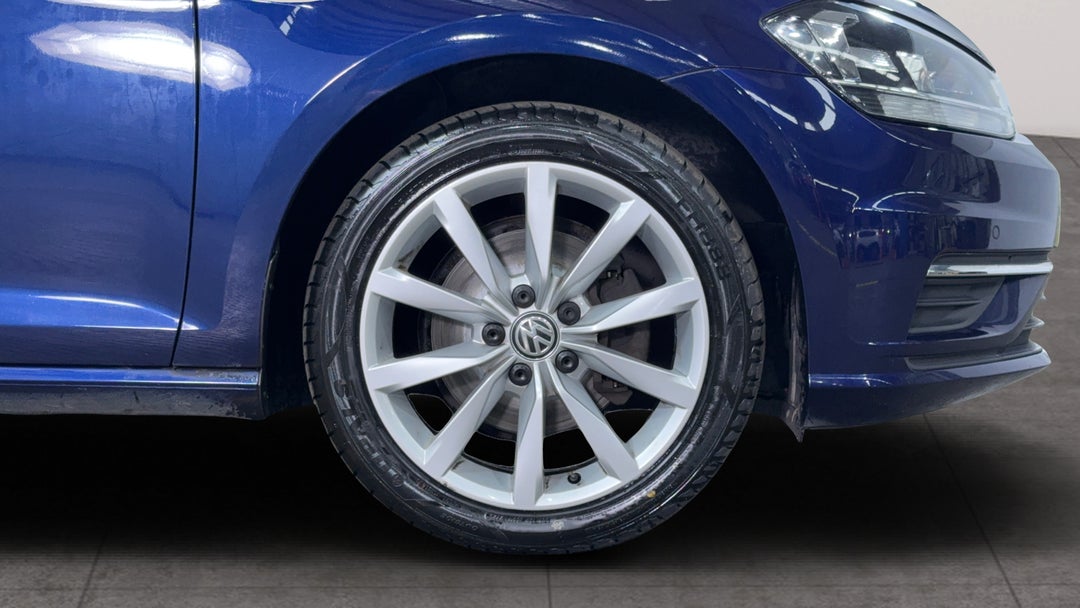 2018 Volkswagen Golf 110 Tsi Comfortline, Automatic, 104628 km, Right Front Wheel