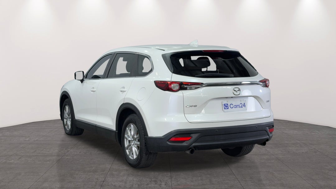 Left Back Diagonal (45- Degree) View