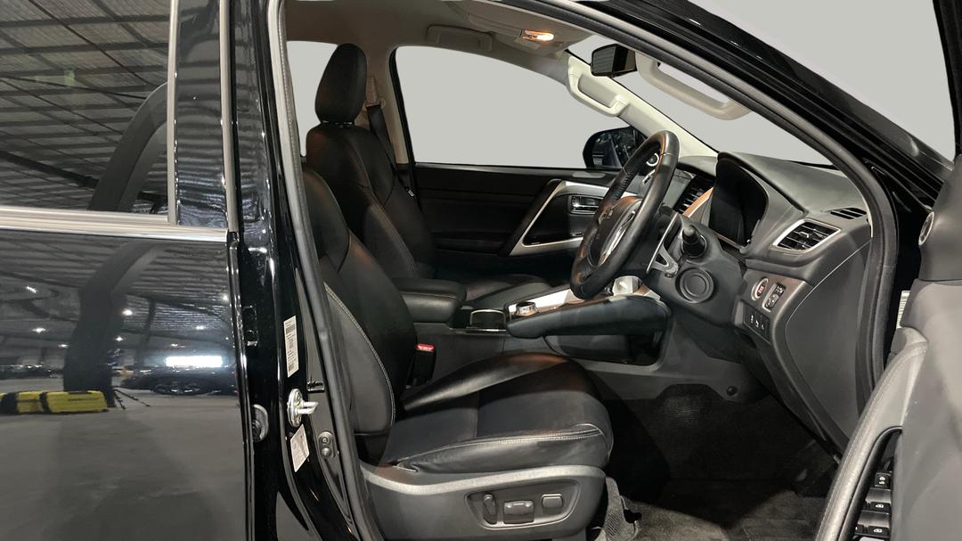 2023 Mitsubishi Pajero Sport Gsr (4WD) 7 Seat, Automatic, 35355 km, Right Side Front Door Cabin View