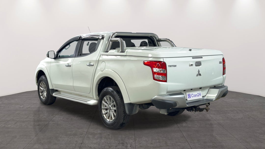 Left Back Diagonal (45- Degree) View