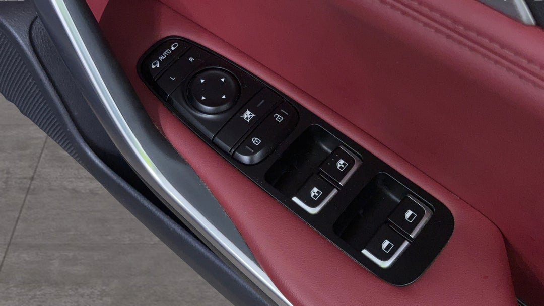 2019 Kia Stinger Gt (red Leather), Automatic, 122905 km, Drivers Side Door Panel Controls