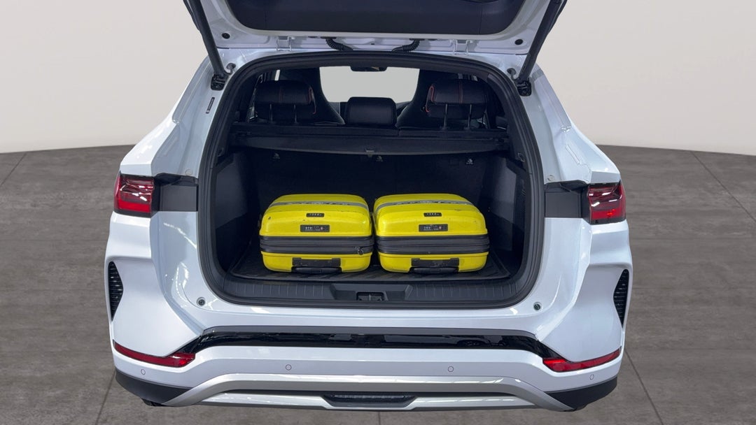 2024 Byd Sealion 6 Dynamic, Automatic, 29262 km, Boot Inside View with Luggage