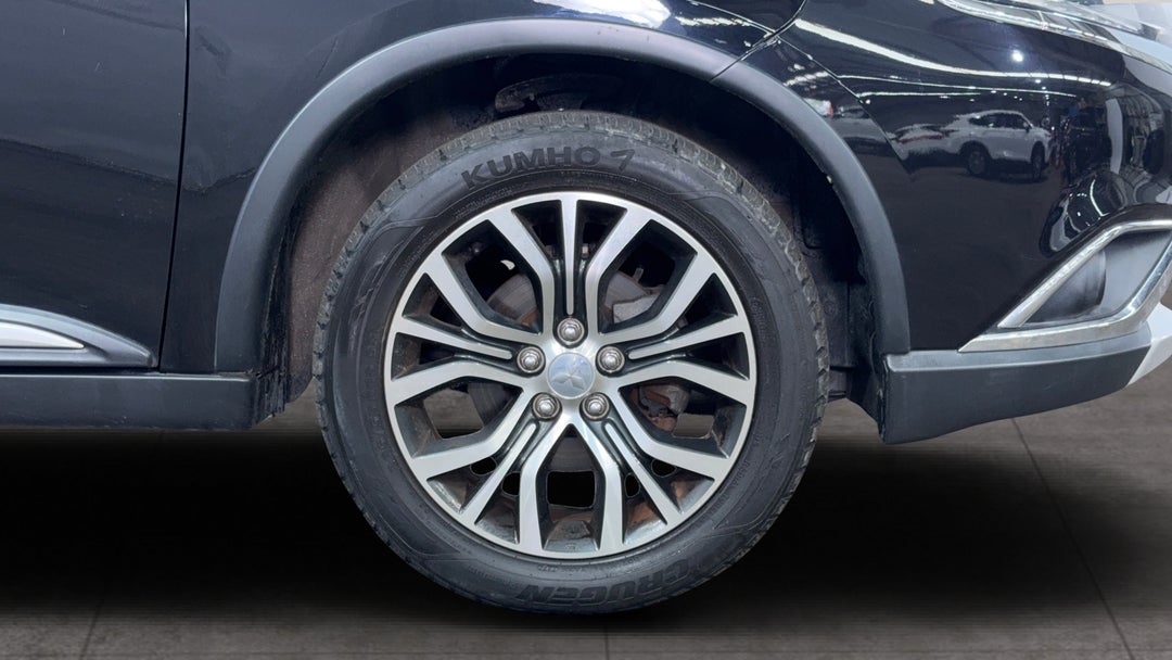 2016 Mitsubishi Outlander Ls (4x2), Automatic, 146446 km, Right Front Wheel