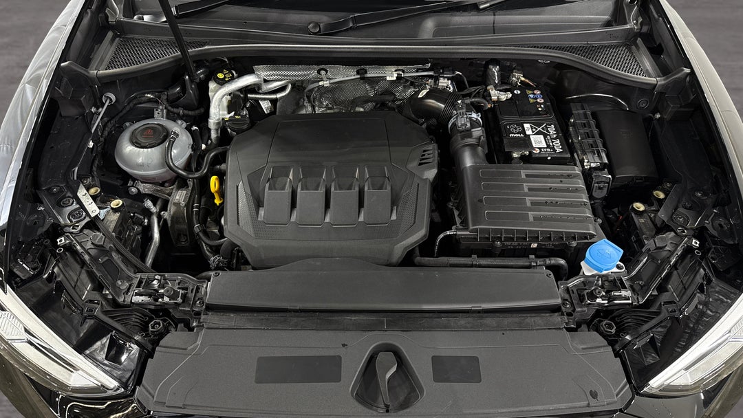 2025 Audi Q3 40 Tfsi Quattro S Line, Automatic, 10429 km, Open Bonnet (Engine)