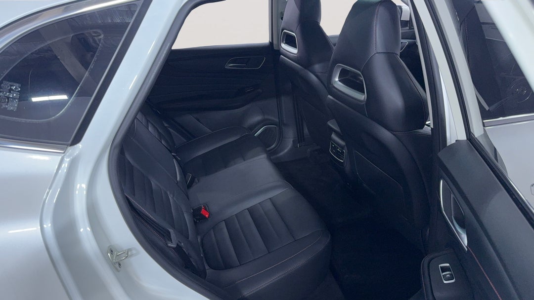 2022 MG HS +ev Phev Essence, Automatic, 22307 km, Right Side Rear Door Cabin View