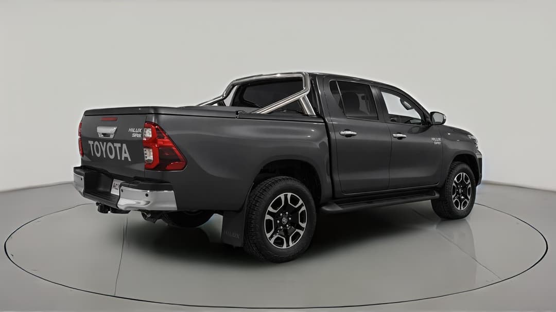2021 Toyota Hilux Sr5 (4x4), Automatic, 56369 km, Right Back Diagonal (45- Degree) View