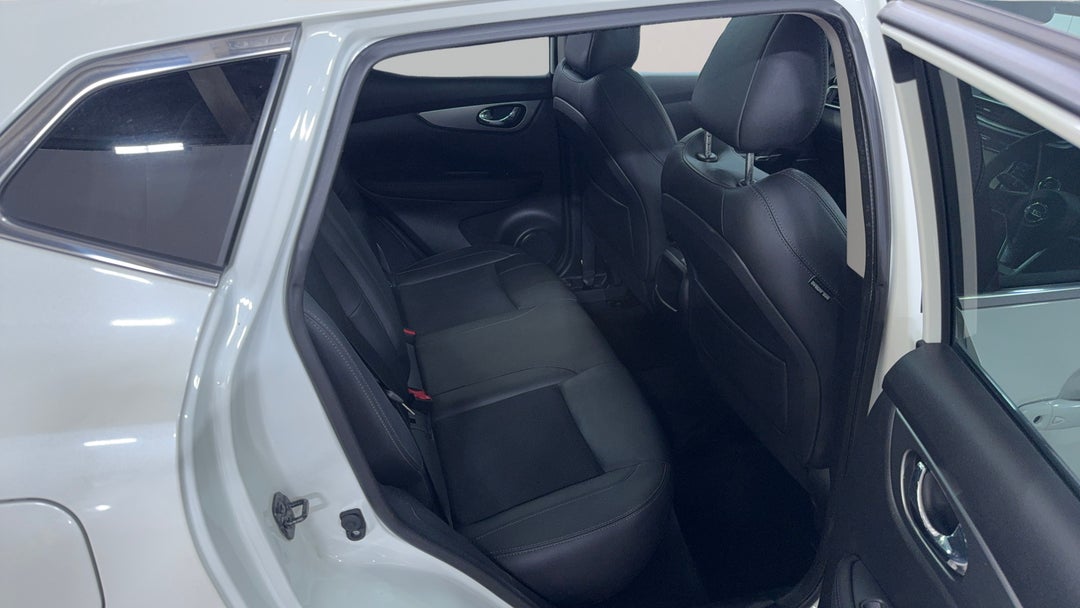 2018 Nissan Qashqai N-tec, Automatic, 109598 km, Right Side Rear Door Cabin View