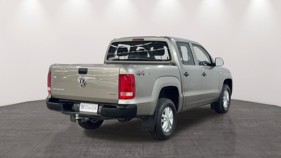 Right Back Diagonal (45- Degree) View