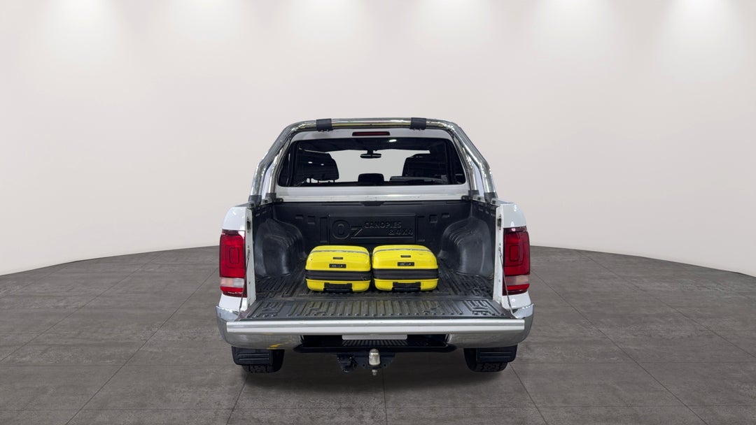 2021 Volkswagen Amarok Tdi580 Highline 4motion, Automatic, 107788 km, Boot Inside View with Luggage