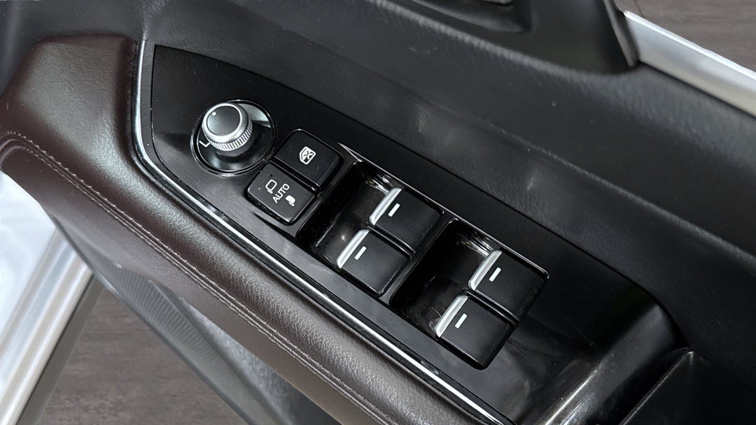 2019 Mazda CX-5 Akera (4x4), Automatic, 109222 km, Drivers Side Door Panel Controls