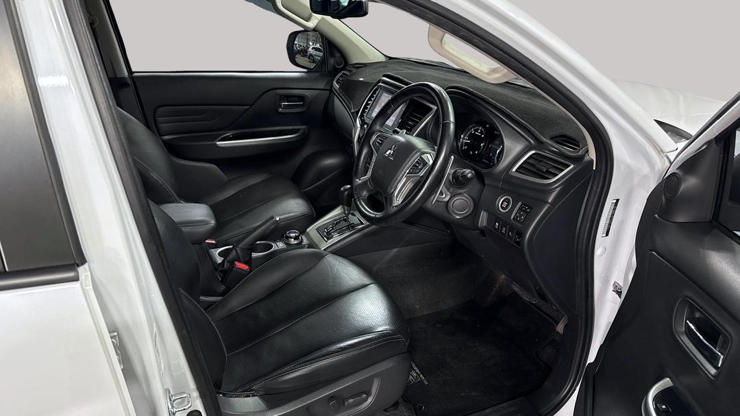 2022 Mitsubishi Triton Gsr (4x4), Automatic, 58439 km, Right Side Front Door Cabin View