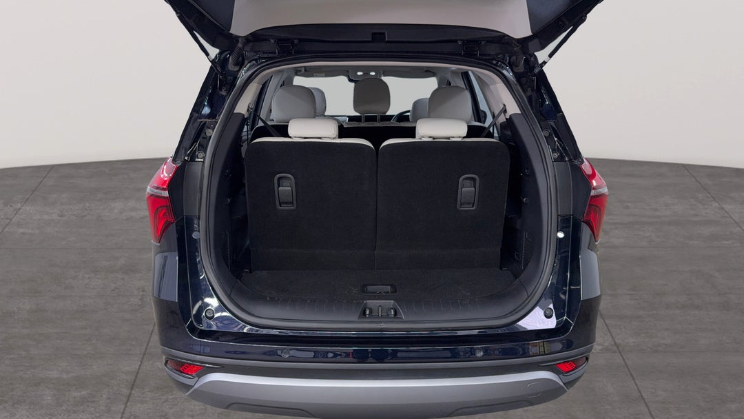 2023 Mahindra Xuv700 Ax7l, Automatic, 20601 km, Boot Inside View