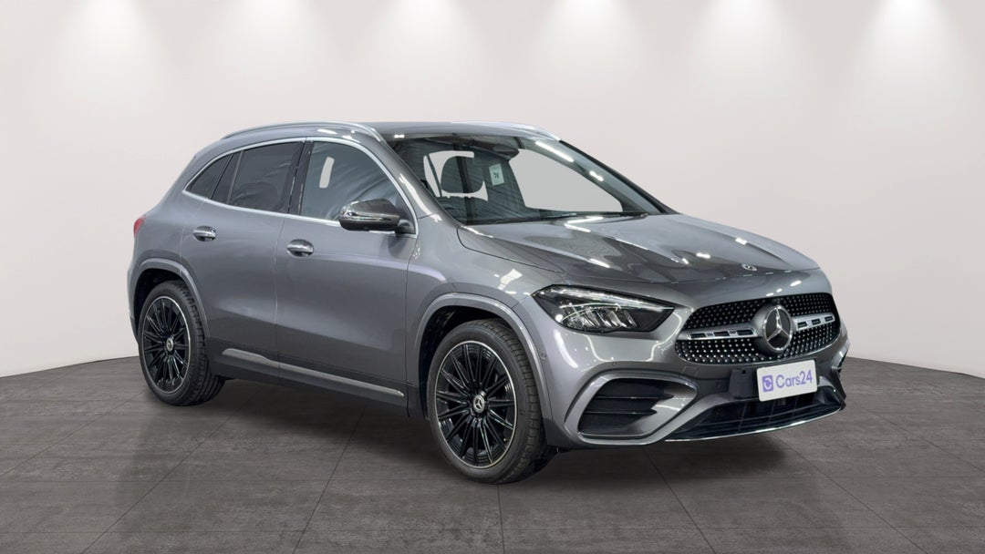 2024 Mercedes-benz GLA 200, Automatic, 14163 km, Right Front Diagonal (45- Degree) View