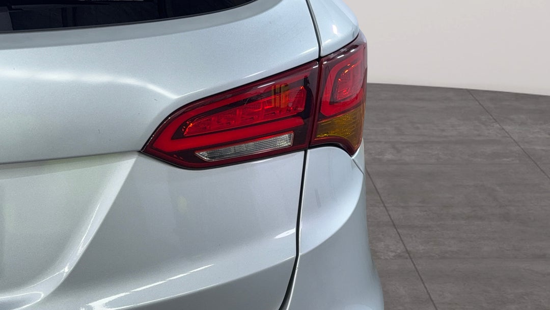 2015 Hyundai Santa Fe Highlander Crdi (4x4), Automatic, 133393 km, Badge (Boot Right Side)