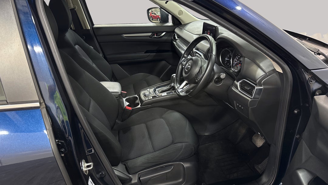 2021 Mazda CX-5 Maxx (FWD), Automatic, 76661 km, Right Side Front Door Cabin View