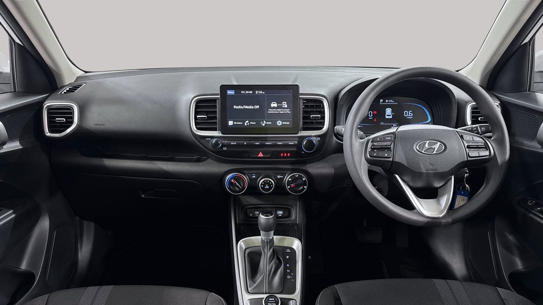 2024 Hyundai Venue Venue, Automatic, 3624 km, Dashboard View