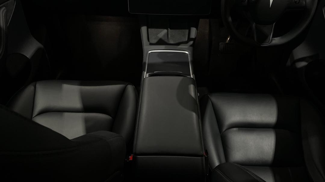 2023 Tesla Model Y Long Range, Automatic, 70863 km, Center Console