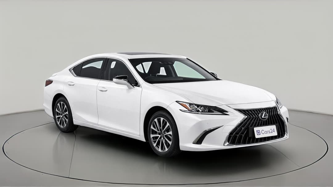 2023 Lexus Es300h Luxury (hybrid), Automatic, 15077 km, Right Front Diagonal (45- Degree) View