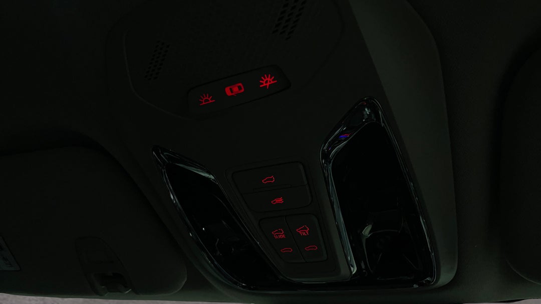 2022 LDV D90 Executive (2WD), Automatic, 62278 km, On-Roof Controls/Sunglass holder