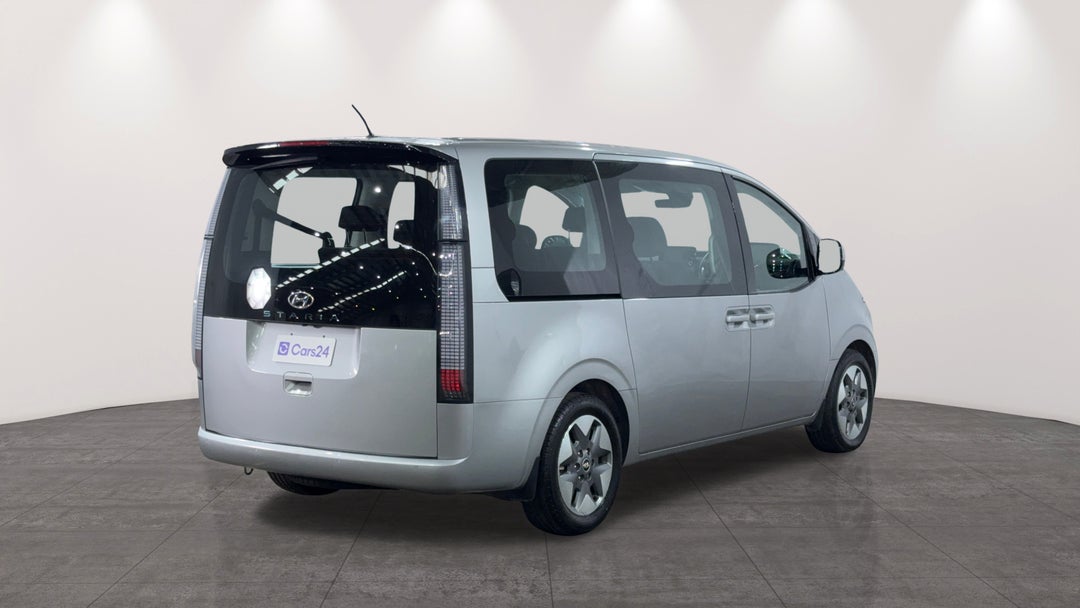 2023 Hyundai Staria Staria, Automatic, 81037 km, Right Back Diagonal (45- Degree) View