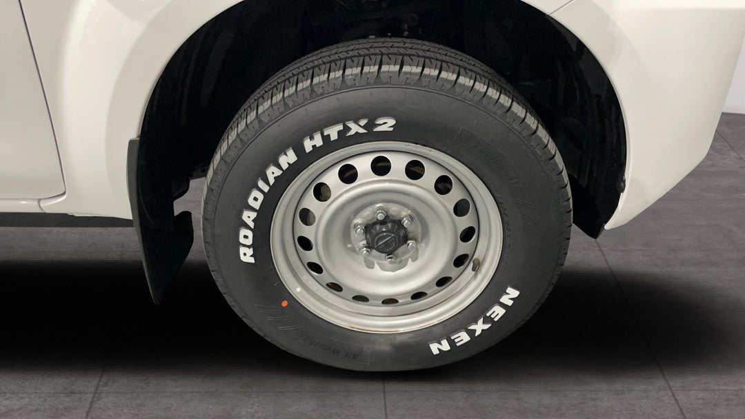 2021 Nissan Navara Sl (4x4), Automatic, 77512 km, Right Front Wheel