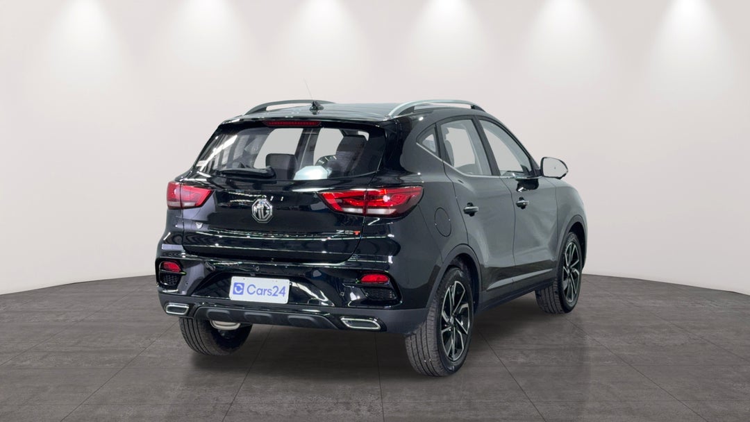 Right Back Diagonal (45- Degree) View