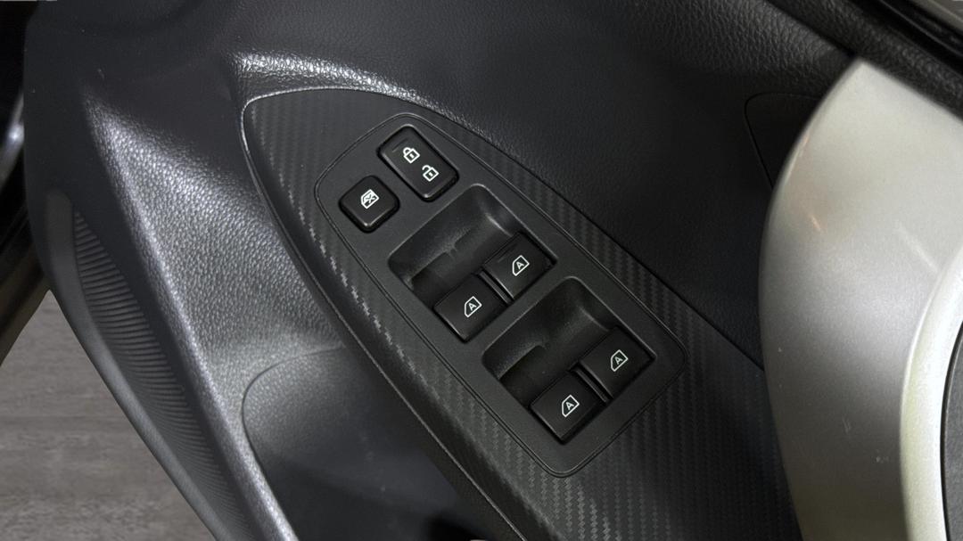 2024 Mitsubishi Eclipse Cross Exceed Phev (AWD), Automatic, 32174 km, Drivers Side Door Panel Controls