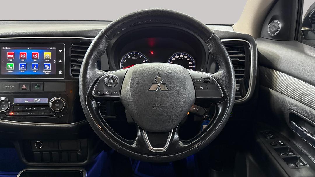 2017 Mitsubishi Outlander Ls (4x2), Automatic, 73155 km, Steering Wheel Close-up