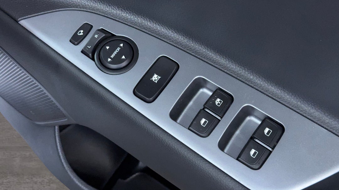 2024 Kia Stonic Gt-line, Automatic, 1441 km, Drivers Side Door Panel Controls