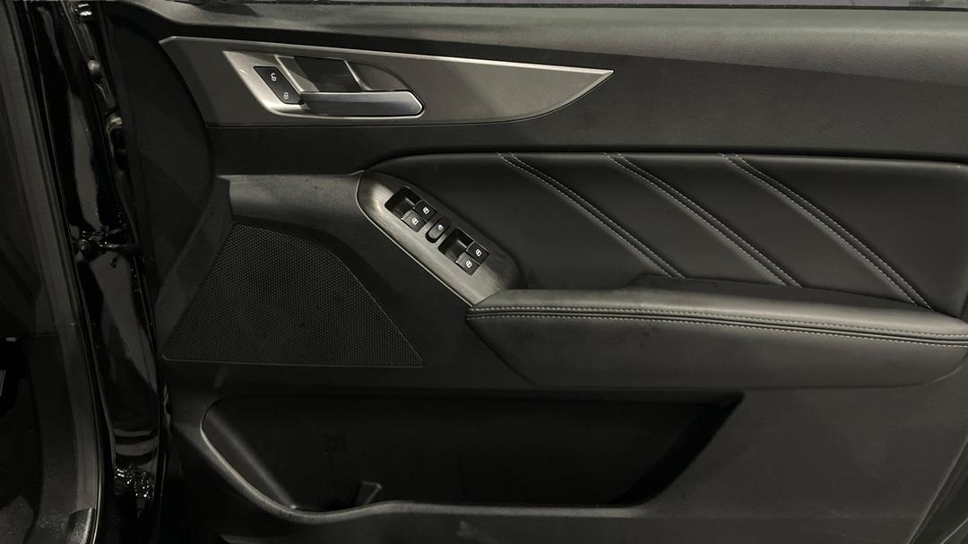 2022 GWM Ute Cannon-l (4x4), Automatic, 21475 km, Speaker View