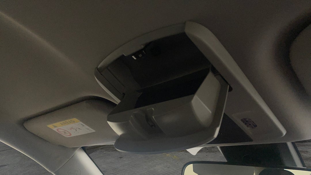 On-Roof Controls/Sunglass holder