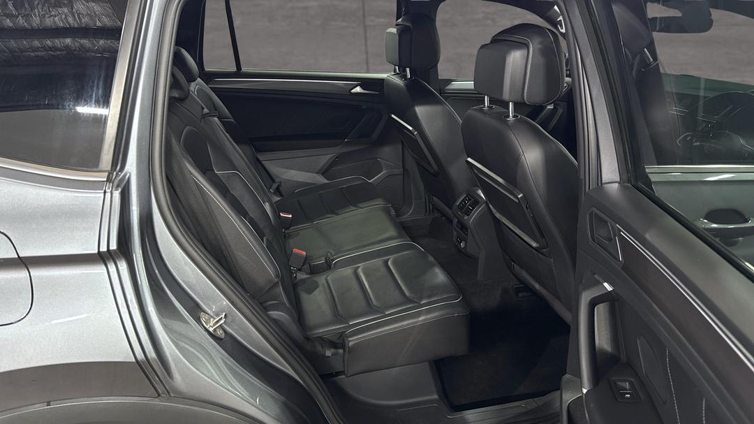 2018 Volkswagen Tiguan Allspace 162 Tsi Highline, Automatic, 148451 km, Right Side Rear Door Cabin View
