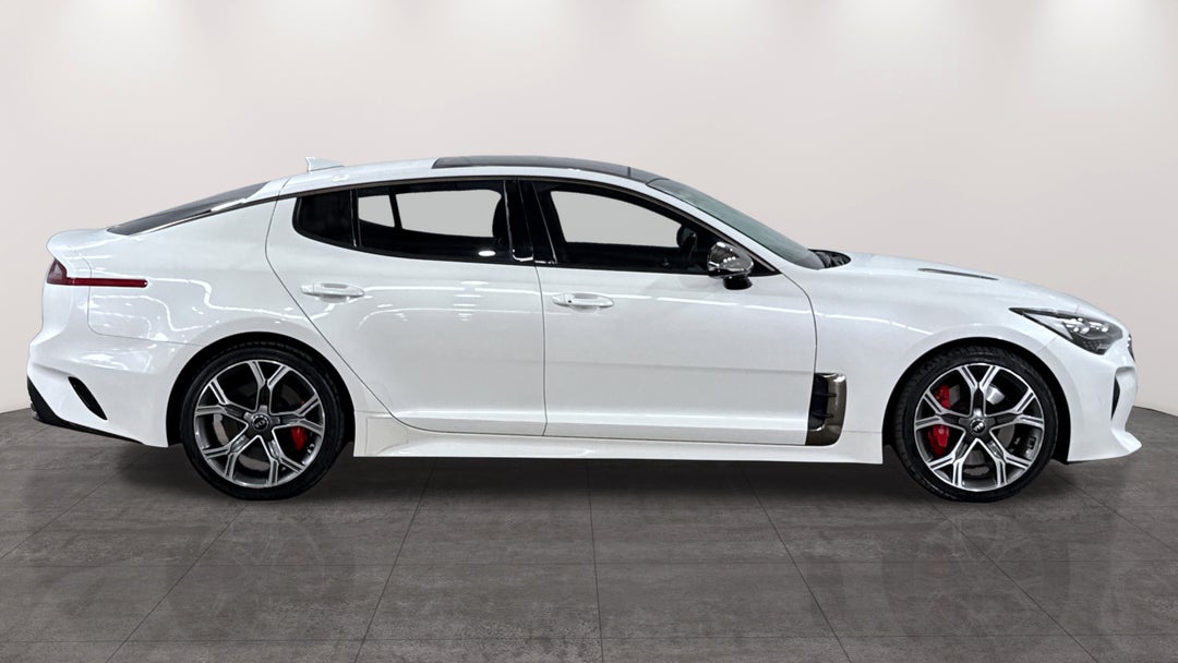 2019 Kia Stinger Gt (black Leather), Automatic, 141621 km, Right Side View