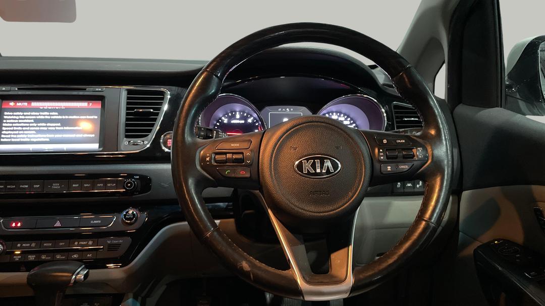 2018 Kia Carnival Platinum, Automatic, 143770 km, Steering Wheel Close-up