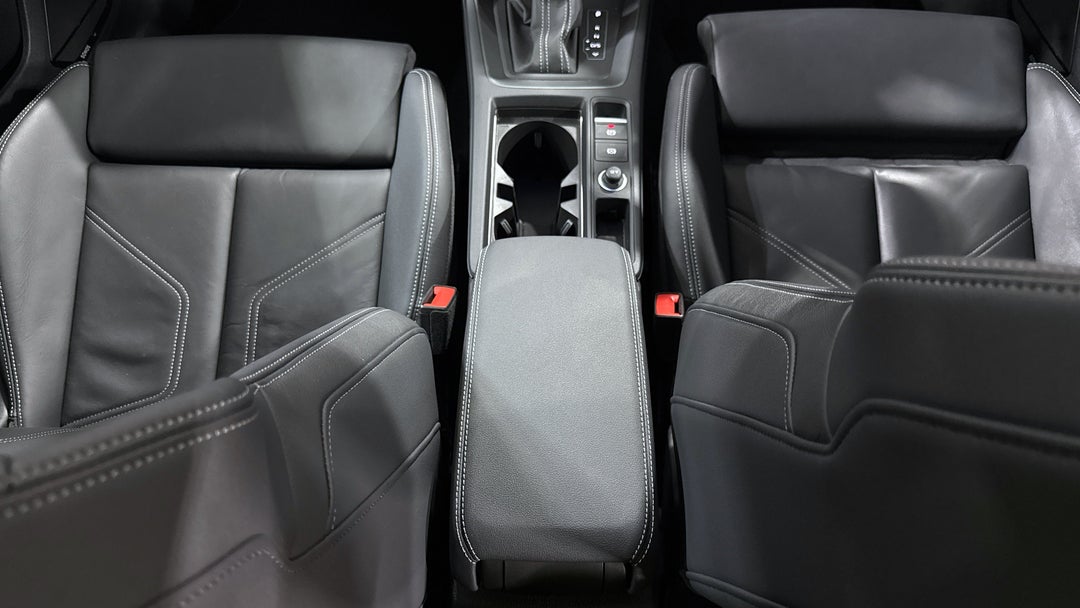 2025 Audi Q3 40 Tfsi Quattro S Line, Automatic, 10429 km, Center Console