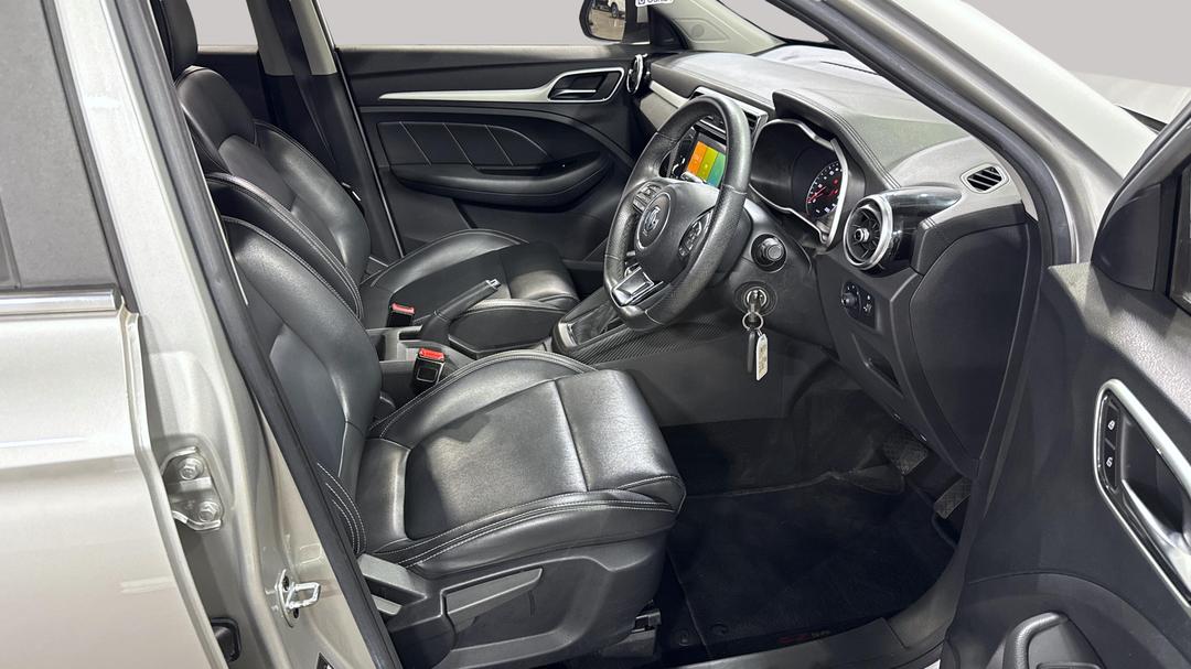 2019 MG ZS Excite Plus, Automatic, 63751 km, Right Side Front Door Cabin View