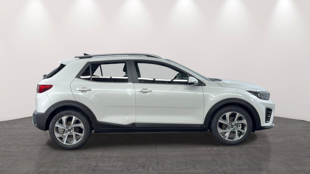 2024 Kia Stonic Gt-line, Automatic, 1441 km, Right Side View