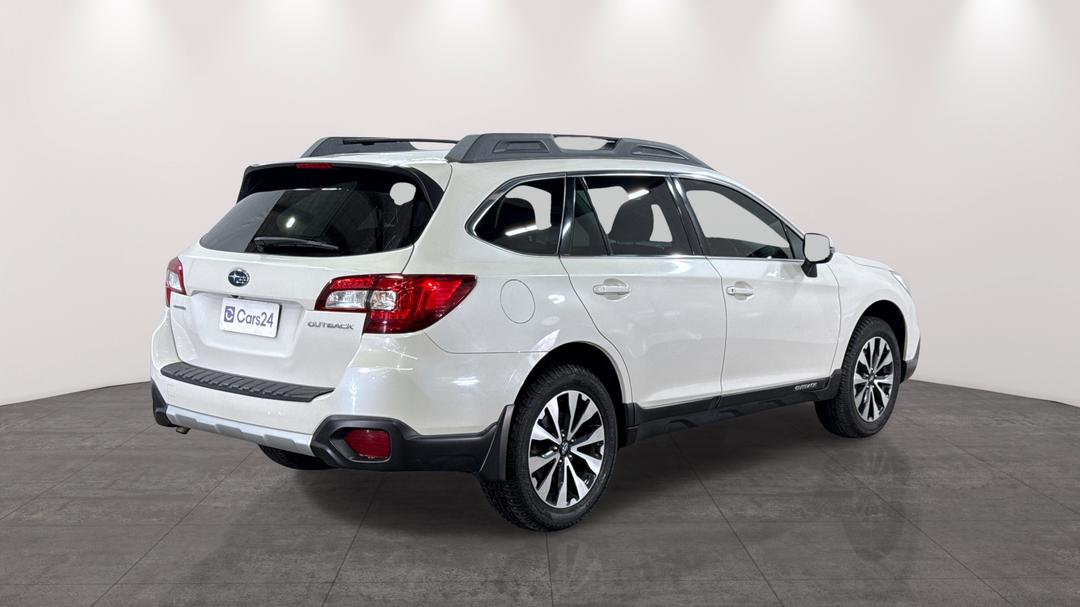 2017 Subaru Outback 2.5i  AWD, Automatic, 135924 km, Right Back Diagonal (45- Degree) View