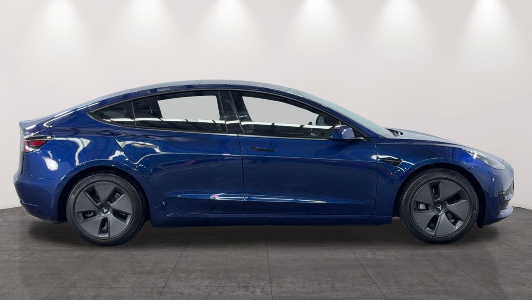 2021 Tesla Model 3 Standard Range Plus RWD, Automatic, 50651 km, Right Side View