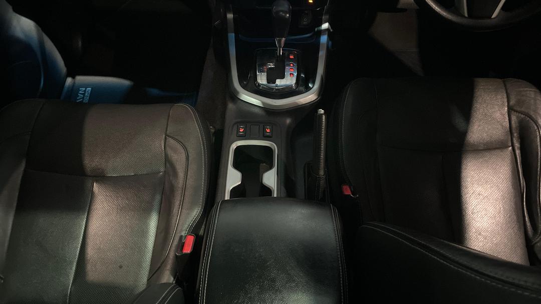 2016 Nissan Navara St-X (4x2), Automatic, 162767 km, Center Console